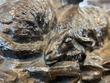 &Eacute;cole europ&eacute;enne, sign&eacute; Buci (19&egrave;me/20&egrave;me si&egrave;cle): Deux groupes avec des moutons, bronze &agrave; patine brune sur socle en marbre rouge, vers 1900