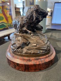 &Eacute;cole europ&eacute;enne, sign&eacute; Buci (19&egrave;me/20&egrave;me si&egrave;cle): Deux groupes avec des moutons, bronze &agrave; patine brune sur socle en marbre rouge, vers 1900