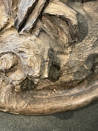Claude Michel (Clodion, 1738-1814, apr&egrave;s): Nymphe au rocher, terre cuite patin&eacute;e, 19&egrave;me si&egrave;cle