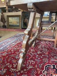 Table en noyer aux raccords en fer forg&eacute;, Espagne, 18&egrave;me si&egrave;cle