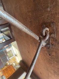 Table en noyer aux raccords en fer forg&eacute;, Espagne, 18&egrave;me si&egrave;cle