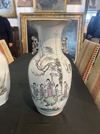 Cinq vases en porcelaine de Chine famille rose et qianjiang cai, 19&egrave;me/20&egrave;me si&egrave;cle
