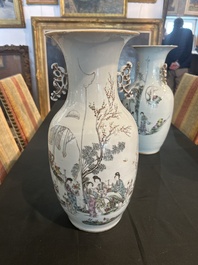 Cinq vases en porcelaine de Chine famille rose et qianjiang cai, 19&egrave;me/20&egrave;me si&egrave;cle
