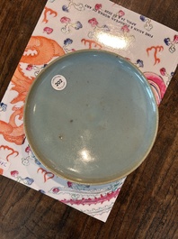 Assiette en porcelaine de Chine monochrome de type jun, Song