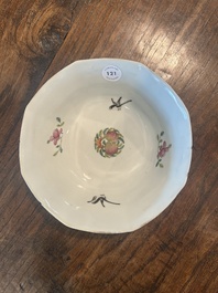 Bol en porcelaine de Chine famille rose &agrave; d&eacute;cor d'immortels, marque et &eacute;poque de Tongzhi