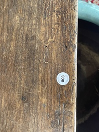 Table en noyer aux raccords en fer forg&eacute;, Espagne, 18&egrave;me si&egrave;cle