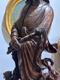 Grande Guanyin entour&eacute;e d'enfants en bois sculpt&eacute;, Chine, 20&egrave;me si&egrave;cle