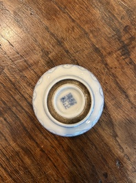 Twee Chinese blauw-witte dekseldoosjes voor zegelpasta in de stijl van Wang Bu 王步, Yongzheng merk, Republiek, 20ste eeuw