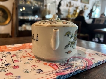 A Chinese qianjiang cai 'antiquities' teapot and cover, 19th/20th C.