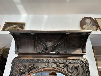 Vitrine en bois dur sculpt&eacute;, Chine ou Vietnam, 19&egrave;me si&egrave;cle