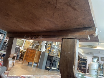 Table en noyer aux raccords en fer forg&eacute;, Espagne, 18&egrave;me si&egrave;cle