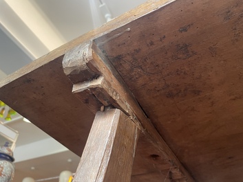 Table en noyer aux raccords en fer forg&eacute;, Espagne, 18&egrave;me si&egrave;cle