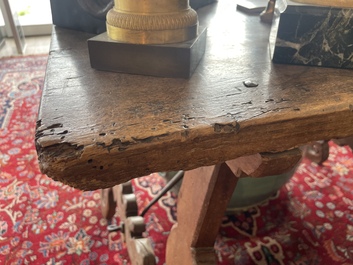Table en noyer aux raccords en fer forg&eacute;, Espagne, 18&egrave;me si&egrave;cle