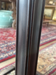 Socle de forme carr&eacute;e en bois sculpt&eacute;, Chine, 19&egrave;me si&egrave;cle