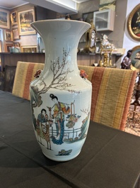 Two Chinese famille rose vases, 19th/20th C.