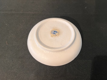 Deux assiettes en porcelaine blanche monochrome de Chine venant de l'&eacute;pave Vung Tao, Kangxi, vers 1690