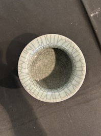 Een Chinese ge-type driepotige wierookbrander, 19de/20ste eeuw