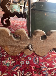 Table en noyer aux raccords en fer forg&eacute;, Espagne, 18&egrave;me si&egrave;cle