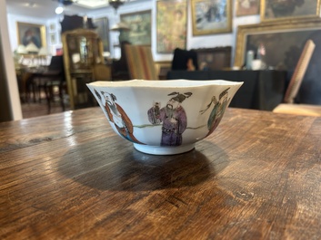 Bol en porcelaine de Chine famille rose &agrave; d&eacute;cor d'immortels, marque et &eacute;poque de Tongzhi