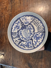 Een diverse collectie porselein en steengoed, China, Vietnam en Thailand, 16de/20ste eeuw