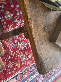 Table en noyer aux raccords en fer forg&eacute;, Espagne, 18&egrave;me si&egrave;cle