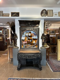 Vitrine en bois dur sculpt&eacute;, Chine ou Vietnam, 19&egrave;me si&egrave;cle