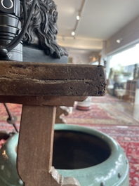 Table en noyer aux raccords en fer forg&eacute;, Espagne, 18&egrave;me si&egrave;cle