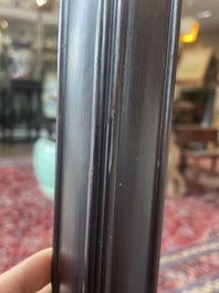 Socle de forme carr&eacute;e en bois sculpt&eacute;, Chine, 19&egrave;me si&egrave;cle