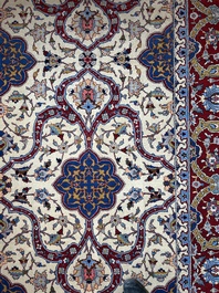 Een Perzisch Tehran tapijt met floraal decor, wol op katoen, 20ste eeuw