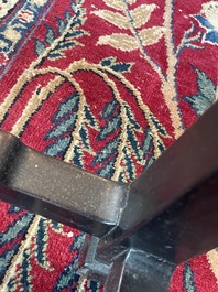 Socle de forme carr&eacute;e en bois sculpt&eacute;, Chine, 19&egrave;me si&egrave;cle