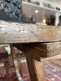 Table en noyer aux raccords en fer forg&eacute;, Espagne, 18&egrave;me si&egrave;cle