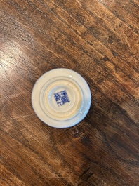 Twee Chinese blauw-witte dekseldoosjes voor zegelpasta in de stijl van Wang Bu 王步, Yongzheng merk, Republiek, 20ste eeuw