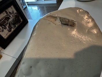 Plaque d'autel &agrave; d&eacute;cor d'immortel en blanc de Chine du Fujian, fin de la dynastie Ming