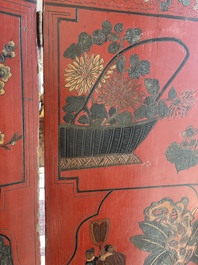 Paravent &agrave; 4 panneaux en laque polychrome, Chine, 19&egrave;me/20&egrave;me si&egrave;cle
