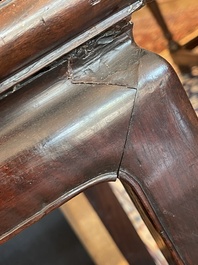 Chaise en bois dur sculpt&eacute; et ajour&eacute;, Chine, 20&egrave;me si&egrave;cle