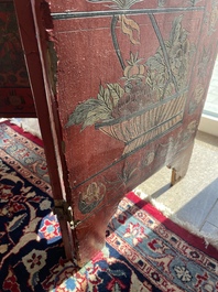 Paravent &agrave; 4 panneaux en laque polychrome, Chine, 19&egrave;me/20&egrave;me si&egrave;cle