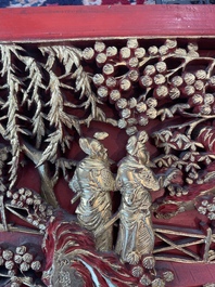 Deux panneaux en bois laqu&eacute; et dor&eacute; &agrave; d&eacute;cor figuratif, dont l'un est sign&eacute;, Chine, 19&egrave;me/20&egrave;me si&egrave;cle