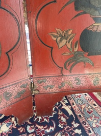 Paravent &agrave; 4 panneaux en laque polychrome, Chine, 19&egrave;me/20&egrave;me si&egrave;cle