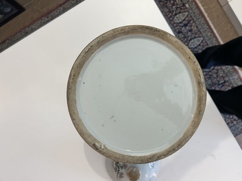 A Chinese qianjiang cai 'antiquities' vase and cover, 19th/20th C.