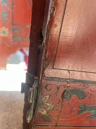 Paravent &agrave; 4 panneaux en laque polychrome, Chine, 19&egrave;me/20&egrave;me si&egrave;cle