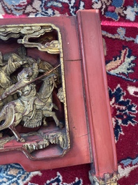 Deux panneaux en bois laqu&eacute; et dor&eacute; &agrave; d&eacute;cor figuratif, dont l'un est sign&eacute;, Chine, 19&egrave;me/20&egrave;me si&egrave;cle