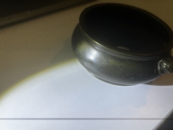 Br&ucirc;le-parfum en bronze, Chine, marque &agrave; deux caract&egrave;res, 18&egrave;me/19&egrave;me si&egrave;cle