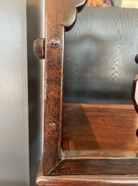 Chaise en bois dur sculpt&eacute; et ajour&eacute;, Chine, 20&egrave;me si&egrave;cle