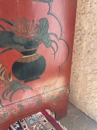 Paravent &agrave; 4 panneaux en laque polychrome, Chine, 19&egrave;me/20&egrave;me si&egrave;cle