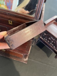 Coffre de toilette en bois aux montures en laiton dor&eacute;, Chine, 19&egrave;me si&egrave;cle