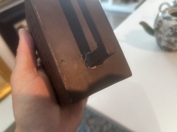 Sept th&eacute;i&egrave;res en porcelaine de Chine bleu, blanc, famille rose, verte et en gr&egrave;s de Yixing, Kangxi et post&eacute;rieur