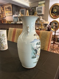 Deux vases et deux portes-chapeaux en porcelaine de Chine famille rose &agrave; d&eacute;cor figuratif et de paysage, 19&egrave;me/20&egrave;me si&egrave;cle