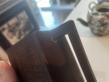 Sept th&eacute;i&egrave;res en porcelaine de Chine bleu, blanc, famille rose, verte et en gr&egrave;s de Yixing, Kangxi et post&eacute;rieur