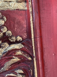 Deux panneaux en bois laqu&eacute; et dor&eacute; &agrave; d&eacute;cor figuratif, dont l'un est sign&eacute;, Chine, 19&egrave;me/20&egrave;me si&egrave;cle