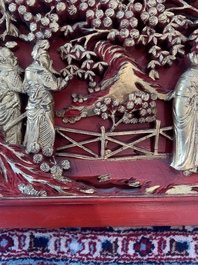 Deux panneaux en bois laqu&eacute; et dor&eacute; &agrave; d&eacute;cor figuratif, dont l'un est sign&eacute;, Chine, 19&egrave;me/20&egrave;me si&egrave;cle